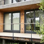 Basecamp 4* Amsterdam