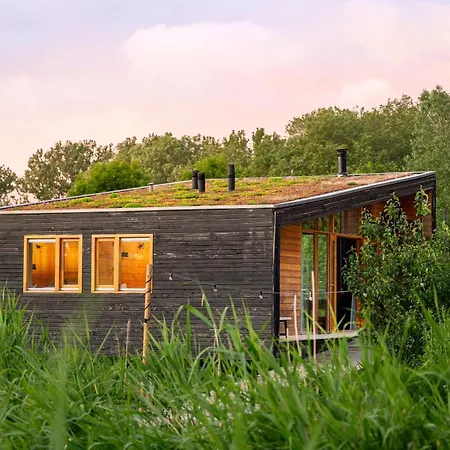 Basecamp 4* Amsterdam