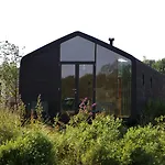 מלון Basecamp