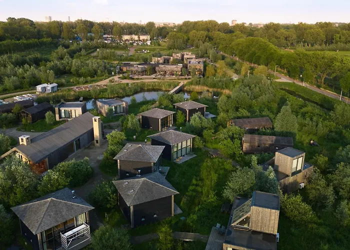 Basecamp 4* Amszterdam